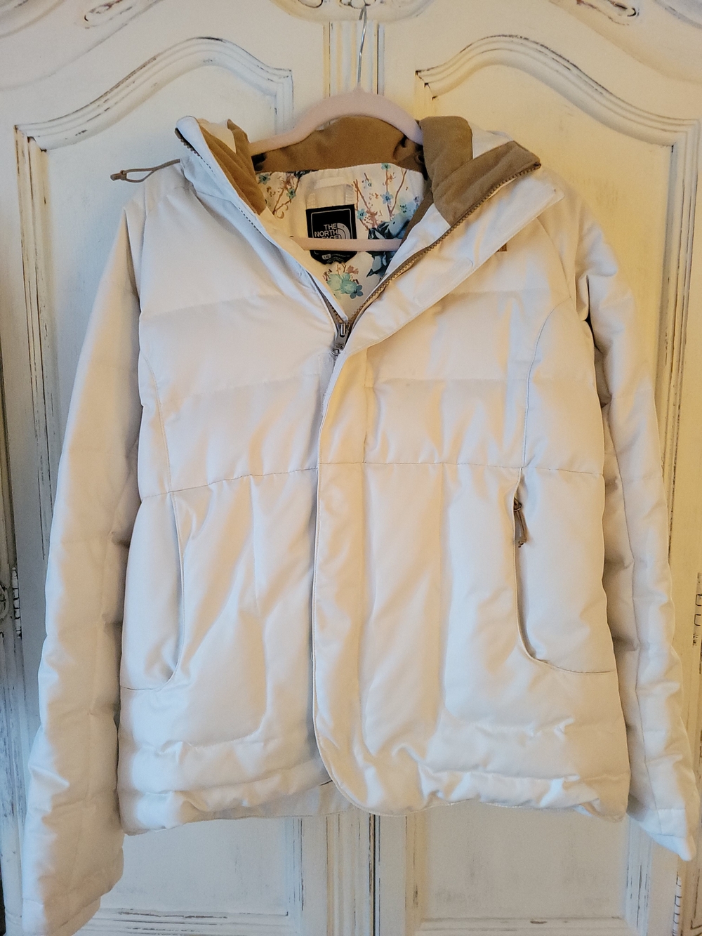 The North Face Women's White Insulated Hooded Jacket